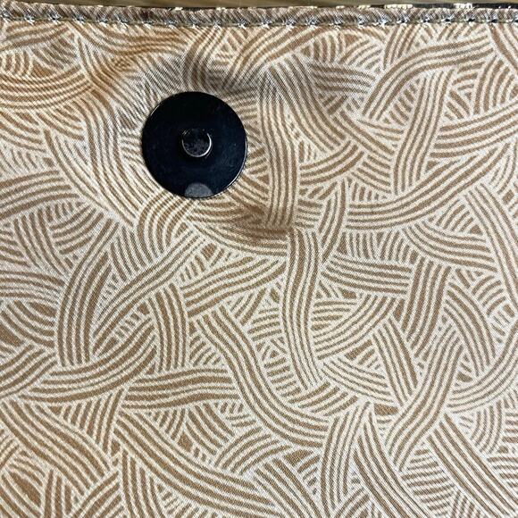 Sakroots Artist Circle Messenger Bag Black Cream Graphics Crossbody Small Flap - Picture 9 of 11